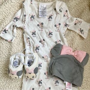 Minnie Mouse 0-3 Baby Girl Gift Set